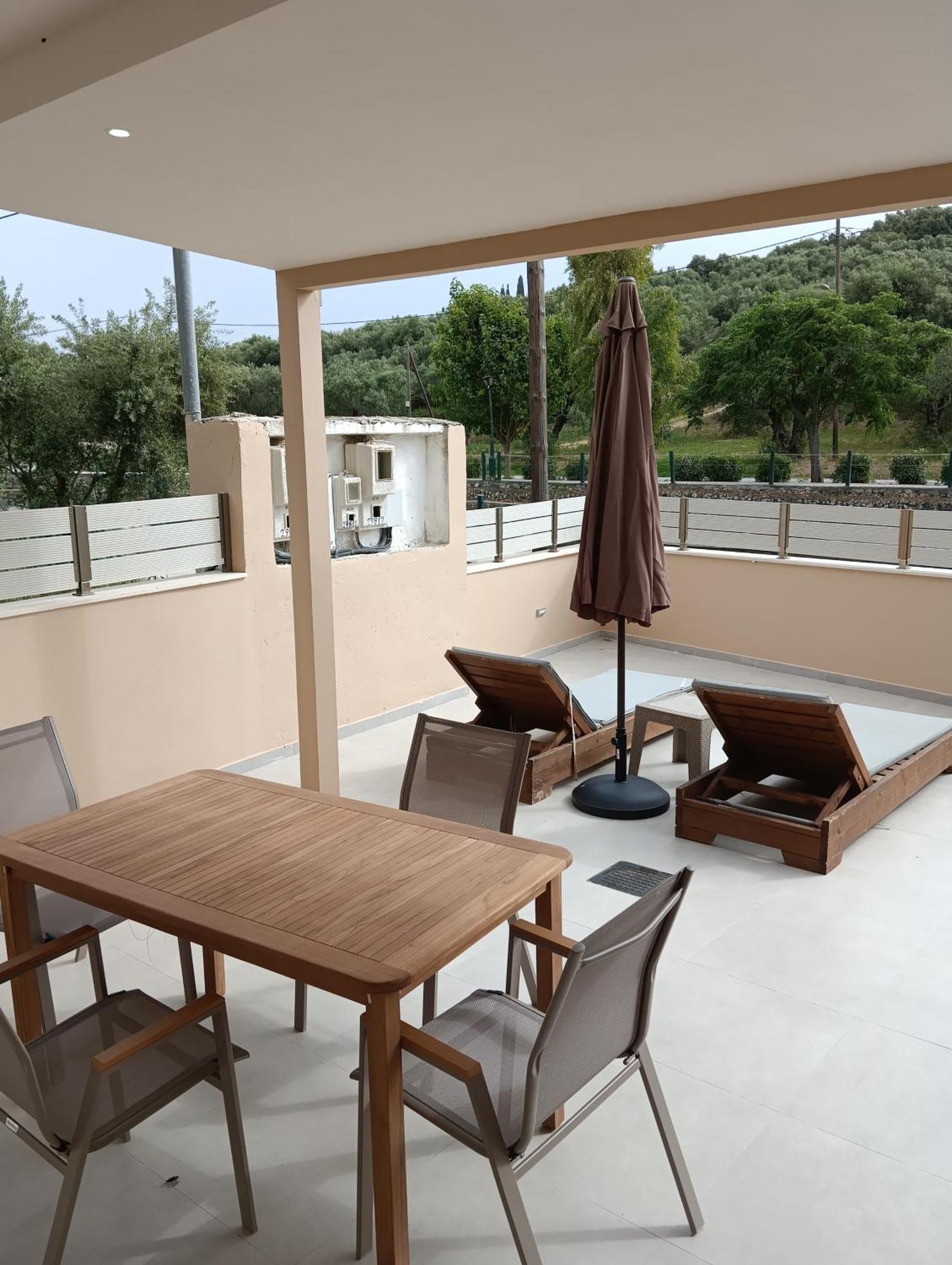 Villa Pouliezos Apartments Alykanas  Exterior photo
